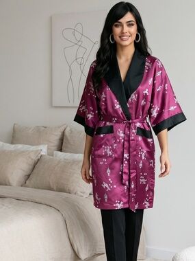 ROSE Thailand Reversible Satin Dragon Robe M